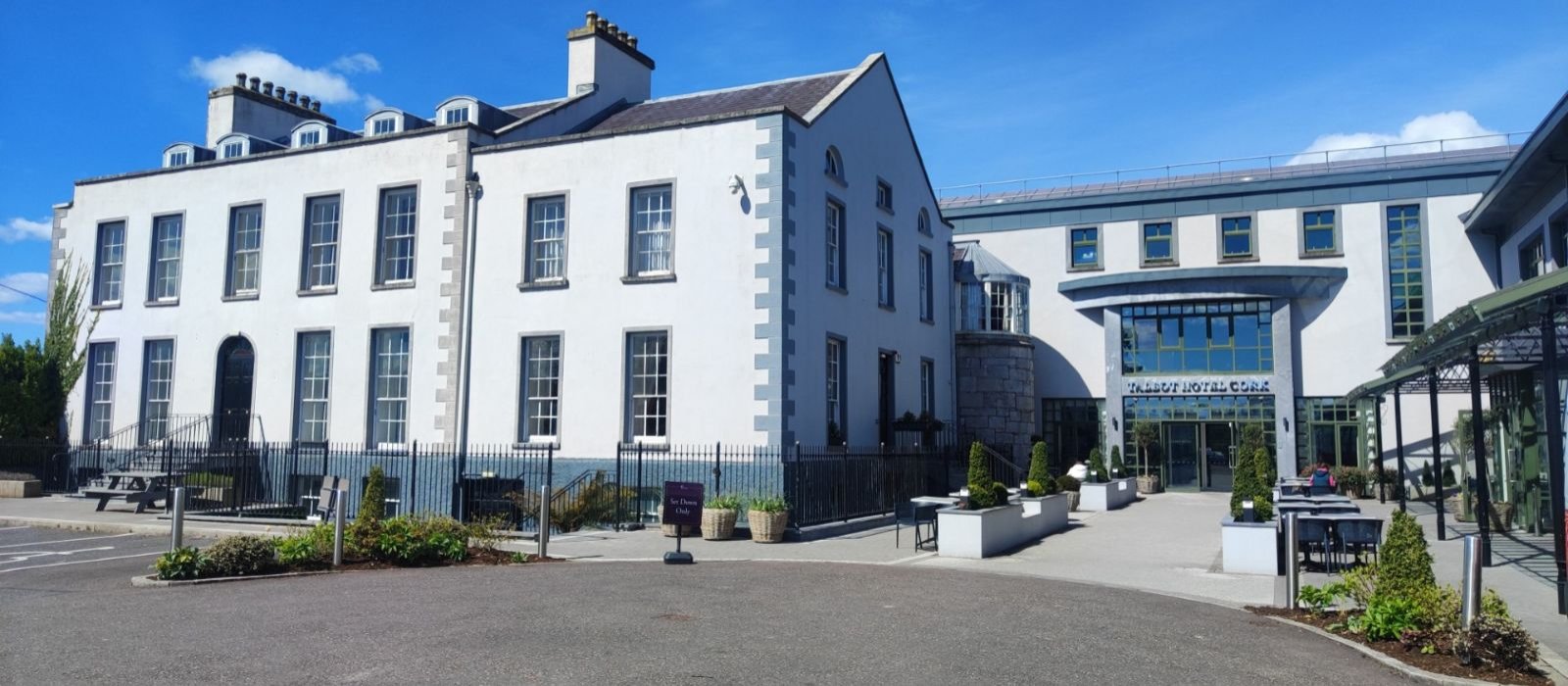 oriel house